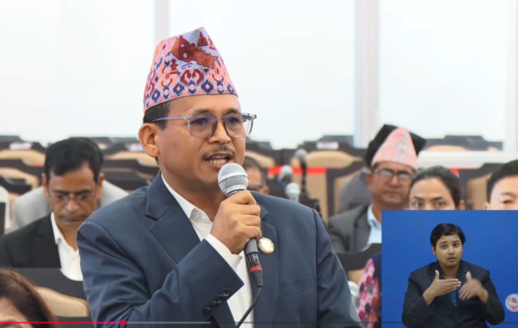 मिडिया हाउस अगाडी गाडी राखेकोमा एमाले र नेकपाको संसदमा बिरोध